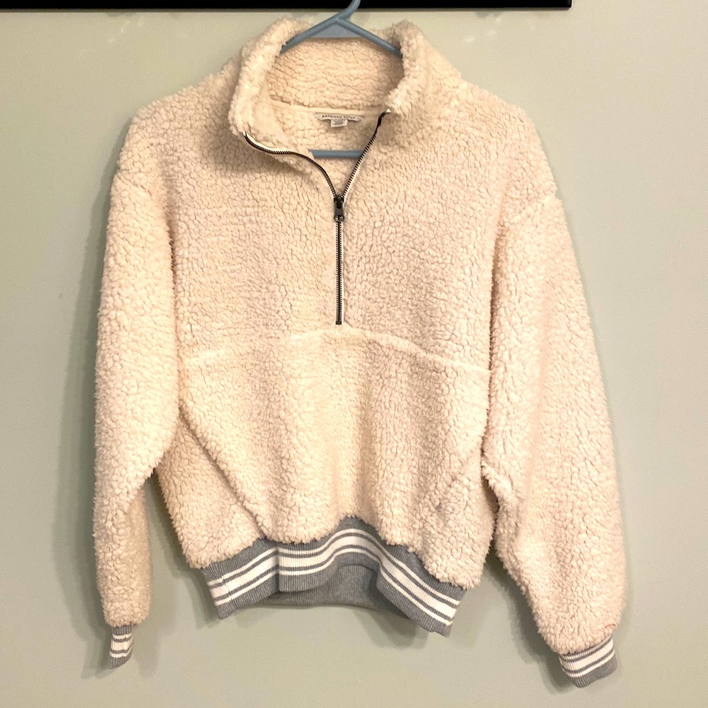 American Eagle white & grey NWOT Sherpa jacket size XS but fits big